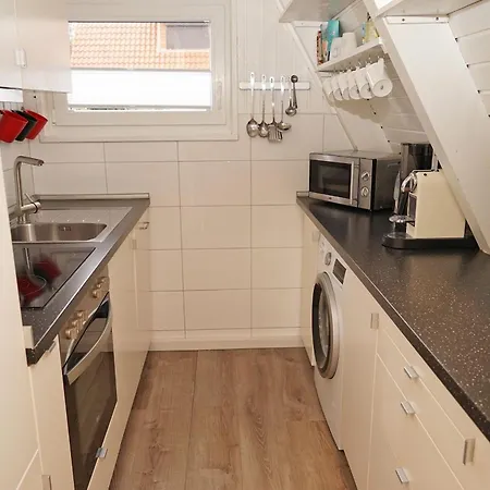 Zeltdachhaus Mit Parkplatz Vor Der Haustuer - W-lan 펜션 *