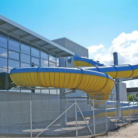 Zeltdachhaus Mit Parkplatz Vor Der Haustuer - W-lan 펜션 담프