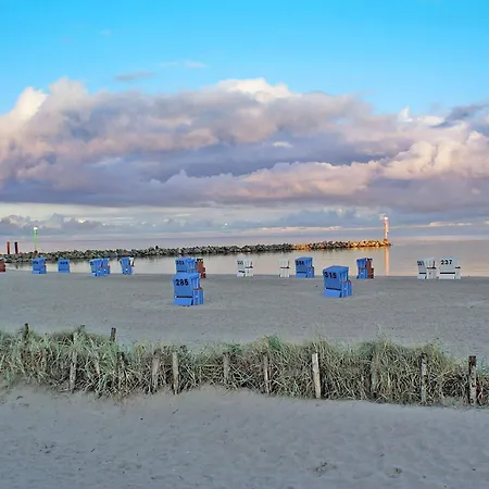 Zeltdachhaus Mit Parkplatz Vor Der Haustuer - W-lan *