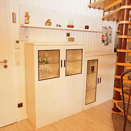 Zeltdachhaus Mit Parkplatz Vor Der Haustuer - W-lan 펜션 *