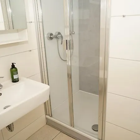 펜션 Zeltdachhaus Mit Parkplatz Vor Der Haustuer - W-lan 담프