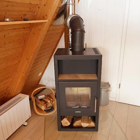 Zeltdachhaus Mit Parkplatz Vor Der Haustuer - W-lan *