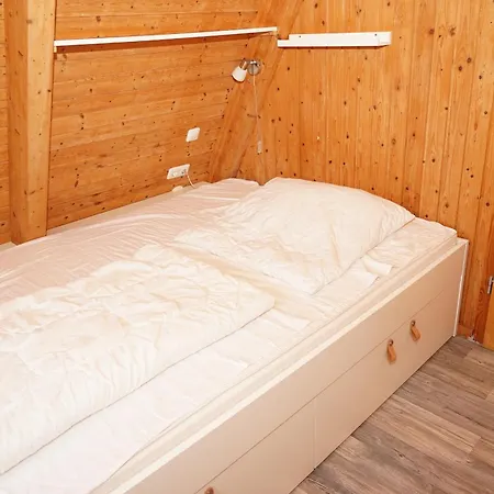 Zeltdachhaus Mit Parkplatz Vor Der Haustuer - W-lan *