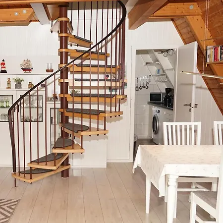 Tatil Evi Zeltdachhaus Mit Parkplatz Vor Der Haustuer - W-lan Damp